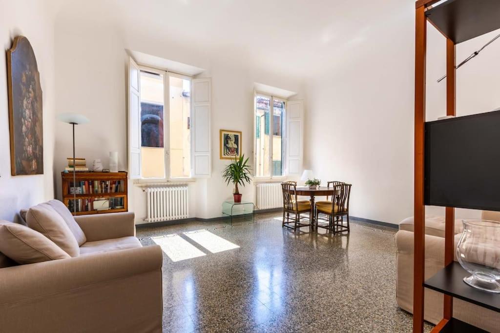 Academia Of Davide Spacious Apartment Флоренція Екстер'єр фото