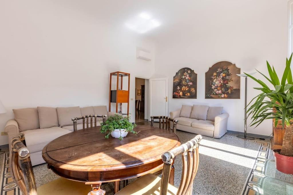 Academia Of Davide Spacious Apartment Флоренція Екстер'єр фото